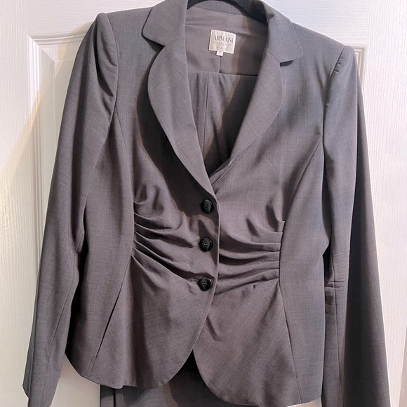 Armani Collezioni Pants - Armani pantsuit pleated front